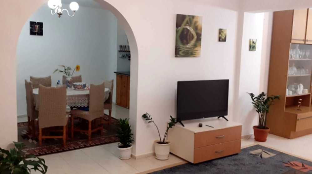 Дава се под наем Тристаен апартамент в Пловдив, Кършияка - 110 кв.м за 400 € - Снимка #1