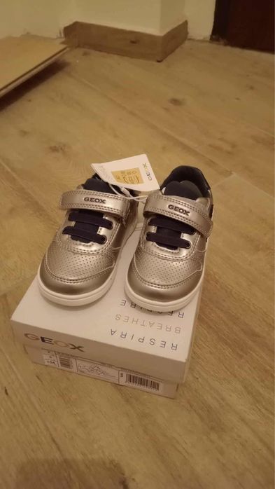 Чисто нови детски маратонки Geox