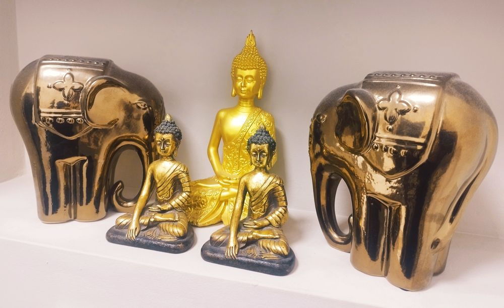 Lot figurine Zeul Budha, si elefanti din rășină acrilică
