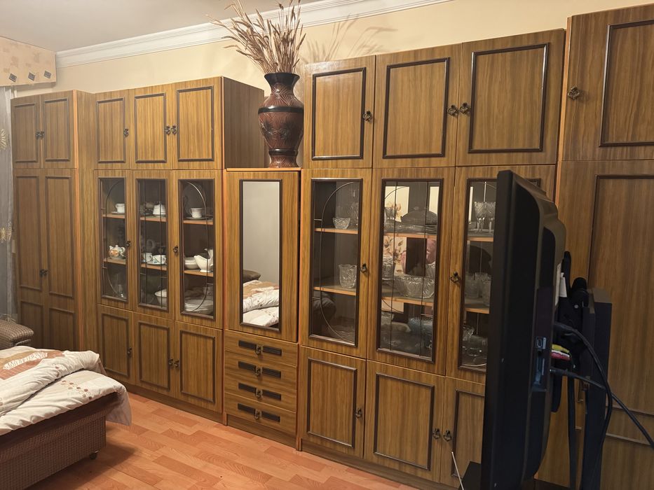 Советская качественная стенка, в идеальном состоянии с баром