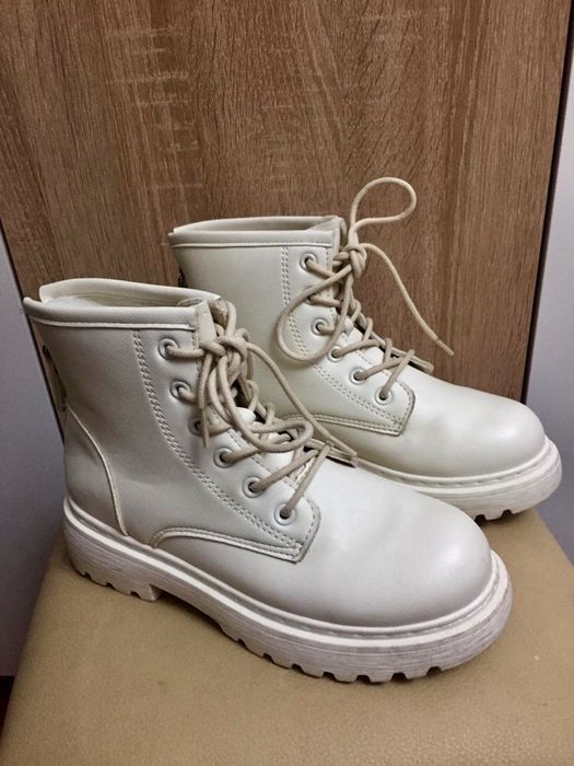 Продам теплые ботинки