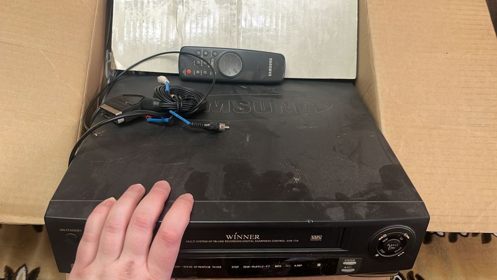 Продам видео кассетный плеер Samsung