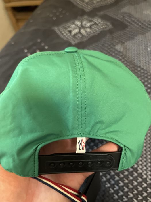 Moncler шушлякава шапка