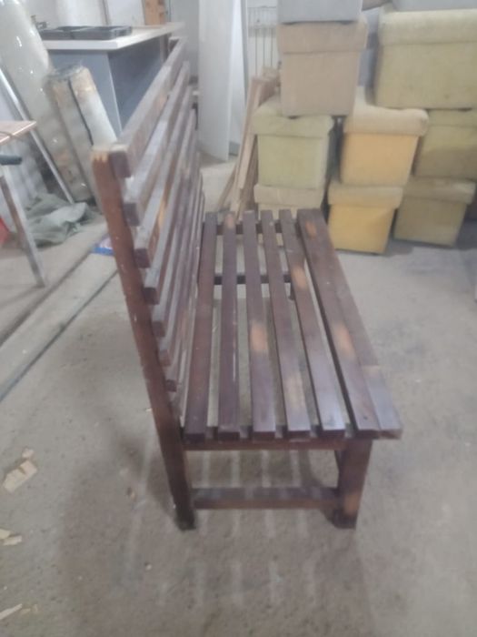 Продам напольные весы настольные лампы столы покерные лавки деревянные