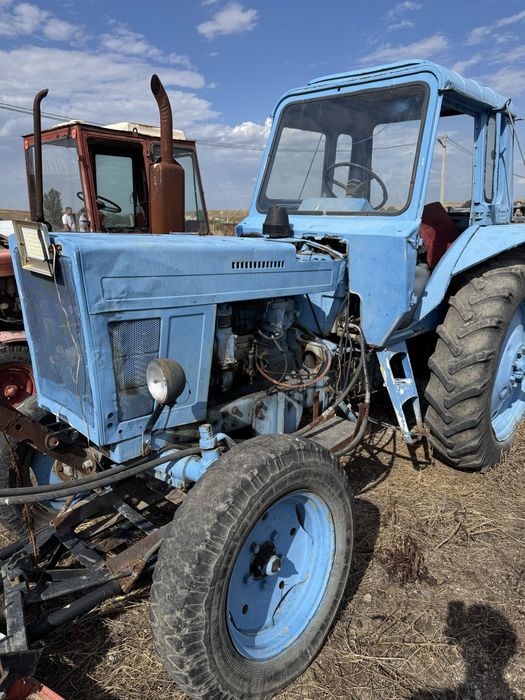 Продам МТЗ-80+лопата и метла