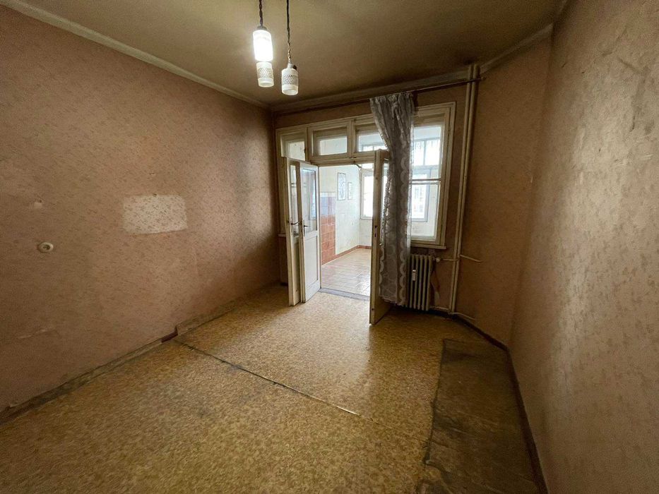Продава се Двустаен апартамент в София, Център - 74 кв.м за 2068 €/кв.м - Снимка #2