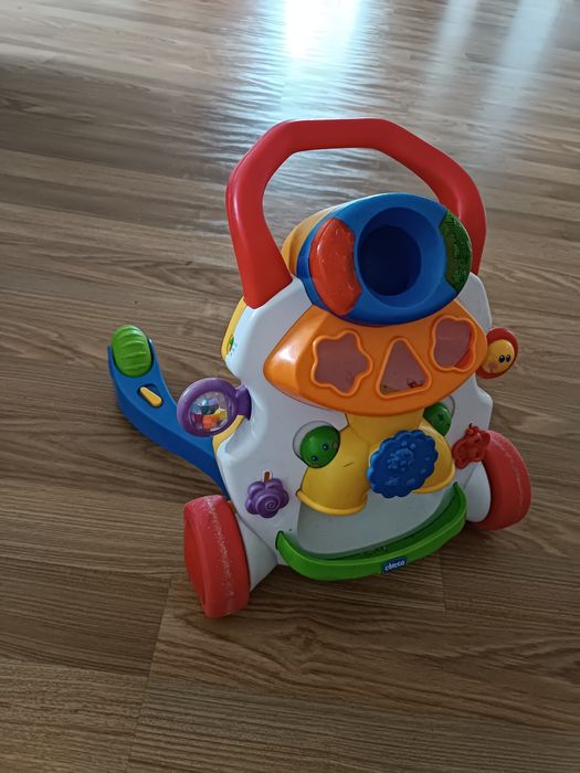Продам толокар Chicco