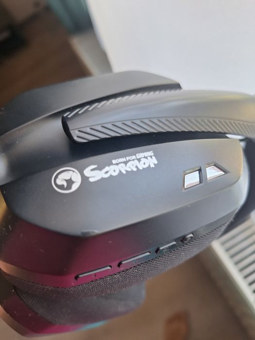 Vând casti gaming Marvo Scorpion Wireless
