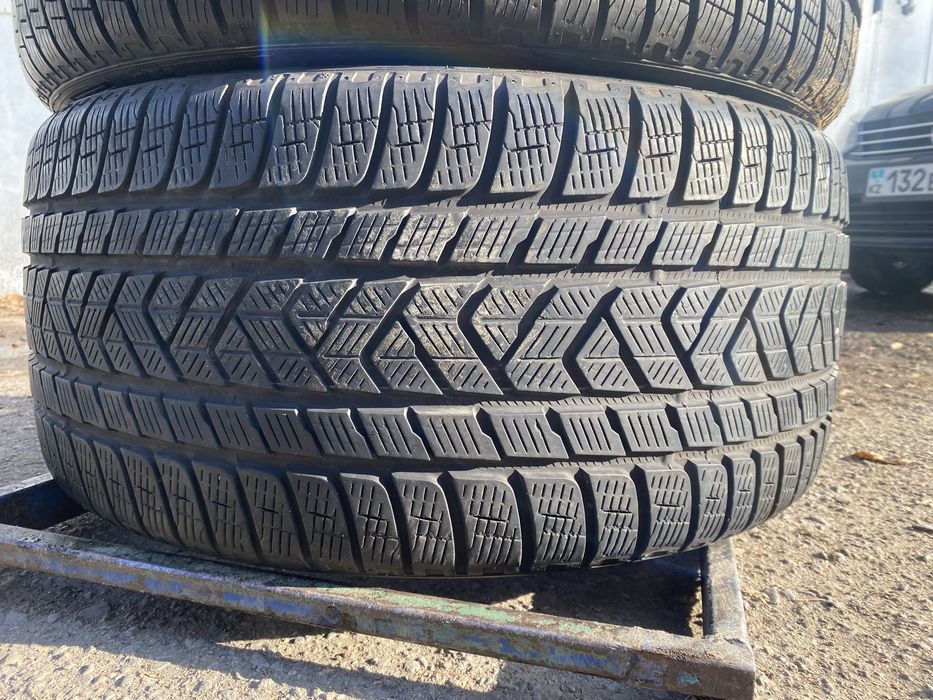 Шины 295/35/21 пара бу пирелли