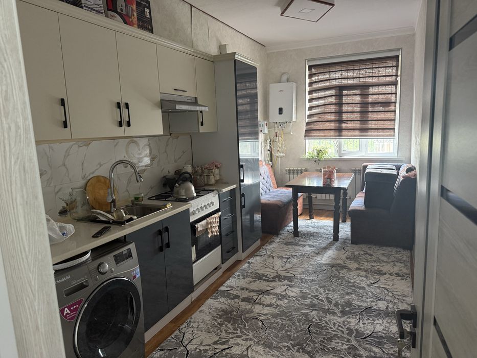 Gishtli uydan 2 xonali shinam kvartira sotiladi, 78 m², Evroremont