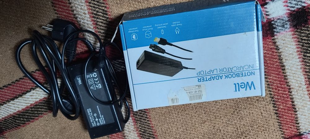 Încărcător laptop