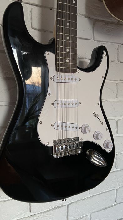 Электрогитара DANN (классический страт)