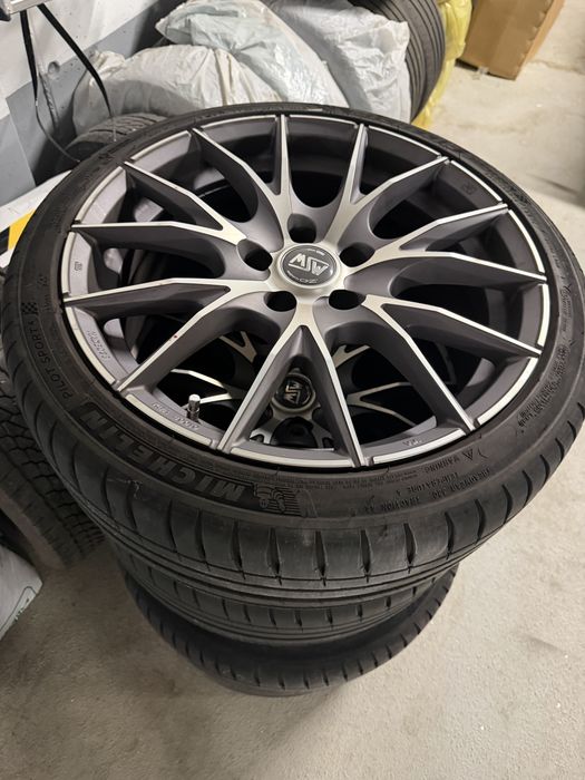 Jante OZ 5x112  8J ET35cu anvelope Michelin 225 40 R18