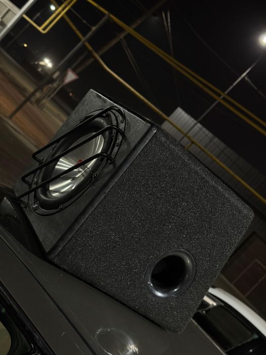 Сабвуфер Element 5 в идеальном состоянии