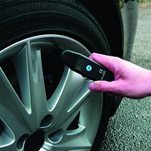 Manometru presiune aer Carpoint digital 7 bari, de plastic, lungime 145,50 mm