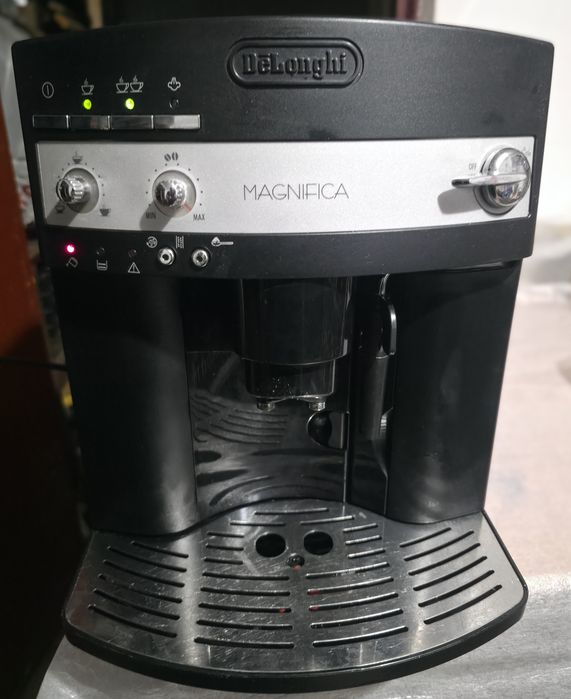 Espressor Delonghi Magnifica automat (Expressor, Expresor, Aparat de cafea)