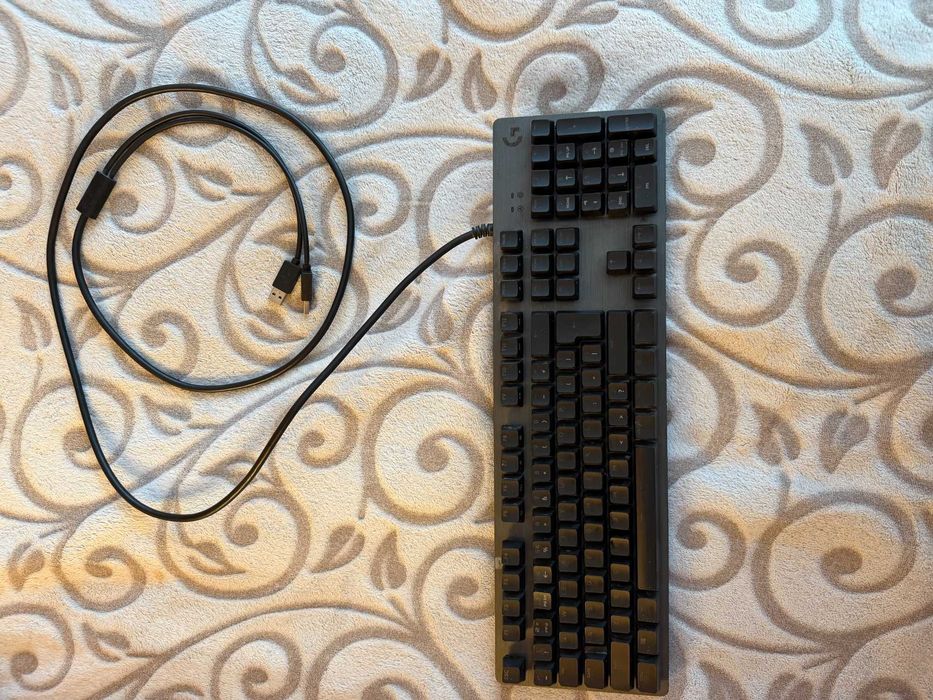 Logitech G512 Carbon RGB механична клавиатура – GX Brown