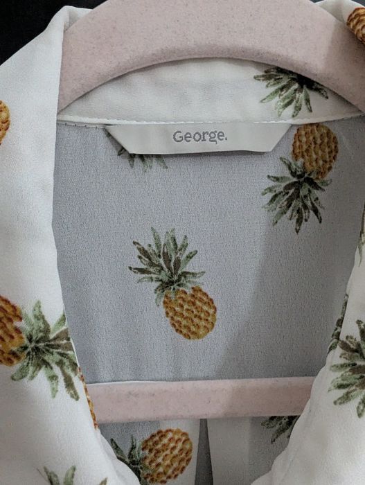 Cămașa fără mâneci dama