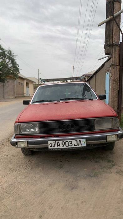 Audi 1982 yil 1400$