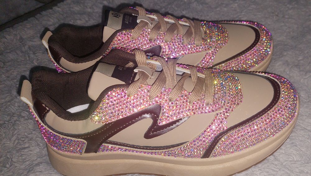 Продам кросовки..