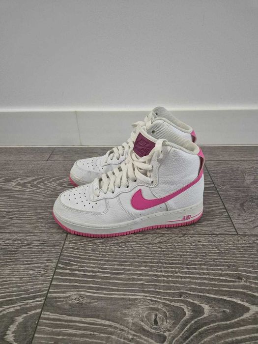 Nike Air Force 1 Fuchsia ingrijiti.