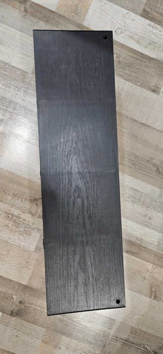 стелаж за дискове