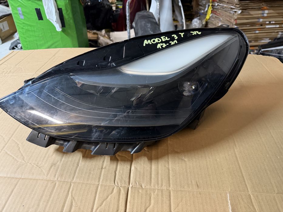 Far stanga Tesla Model 3 Model Y Full Led 2017/2018/2019/2020/2021