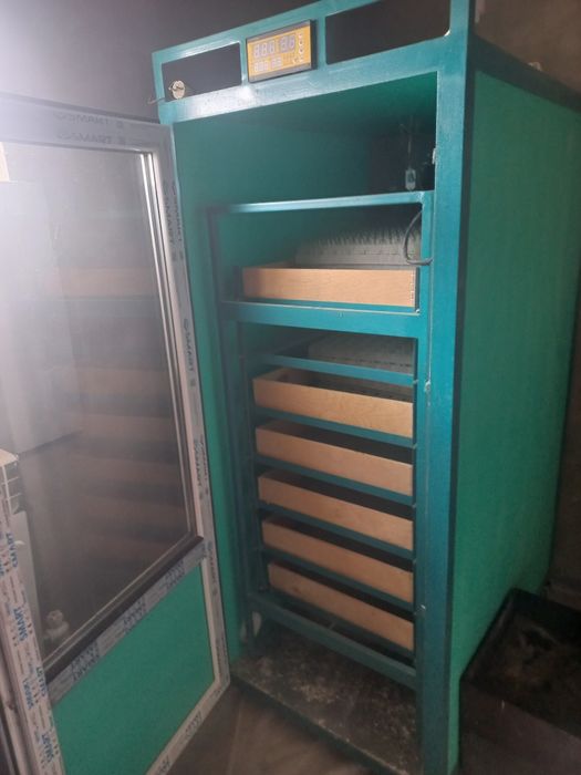 Продам Инкубационный аппарат