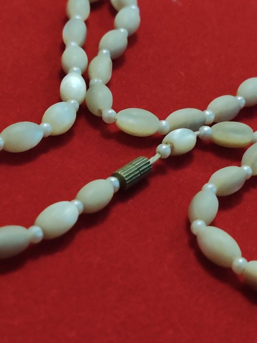 Diverse coliere de vânzare !