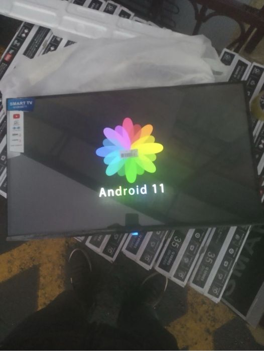 Samsung - 32 телевизор Smart TV + доставка