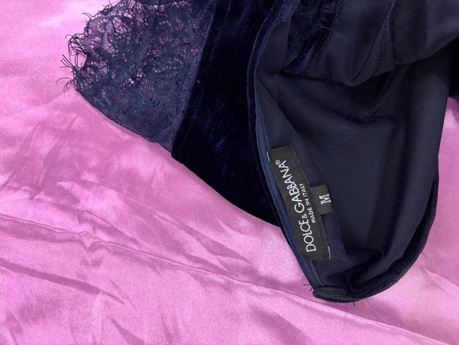 Вечернее платье с декольте бархатное