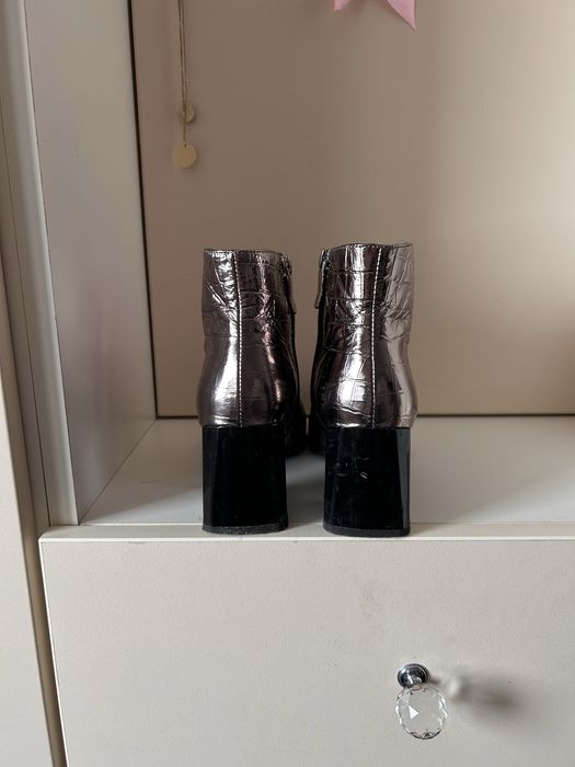 Дамски боти от естествена кожа