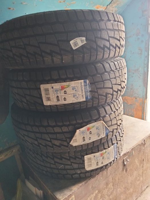 Продам Зимние шины