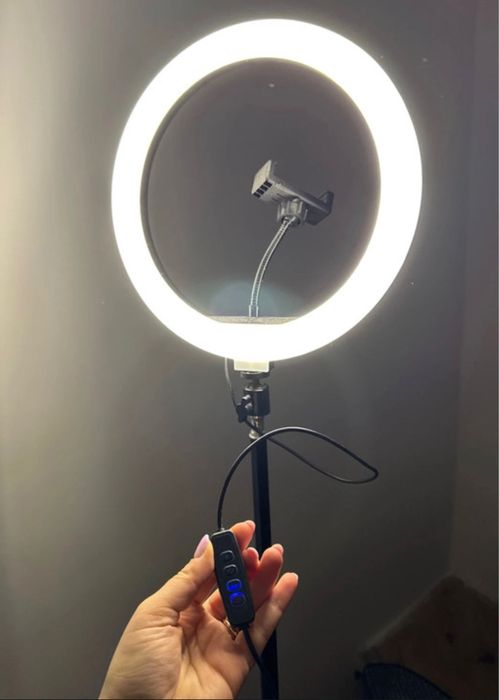 Masa + lampa + accesorii incepere activitate