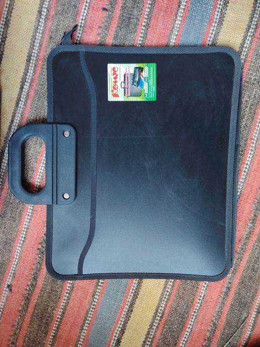 Сумка кожанная и для документов  ноутбука