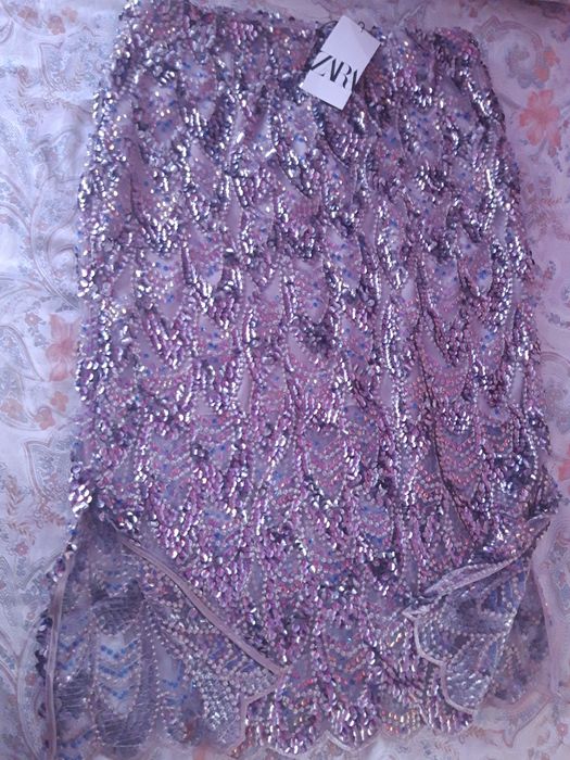 Vând haine noi preț mic