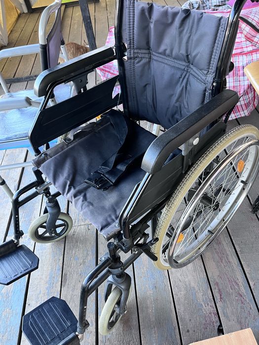 Продам коляску инвалидную