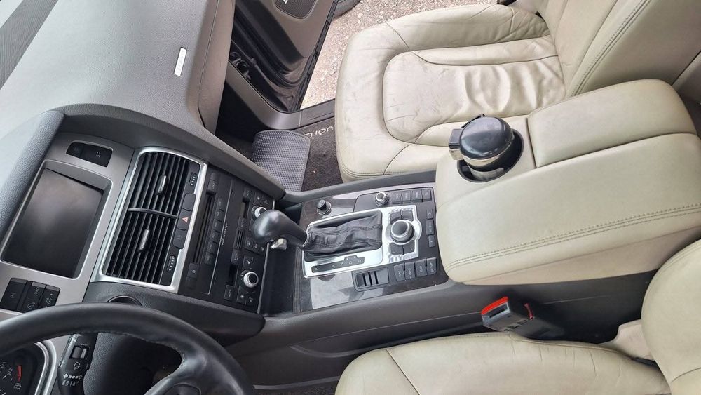Audi Q7 4 2 TDI V8  ,326 к.с ,20 броя на части.