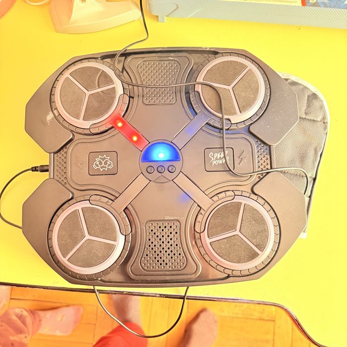 Aparat BOX cu LED + Muzică | Reflexe rapide | Distracție MAXIMĂ | Livrare rapidă, ngociabil, urgent