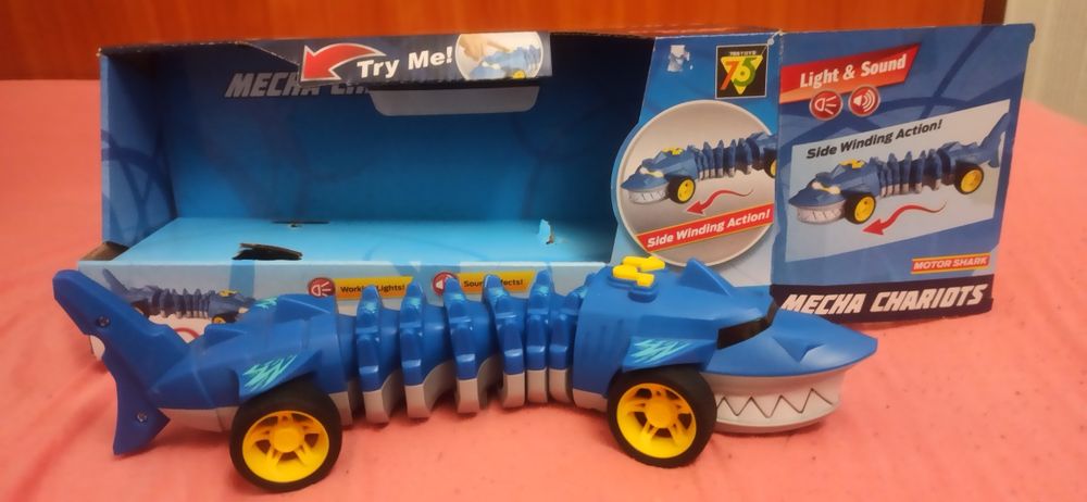 Продавам музикална кола-акул