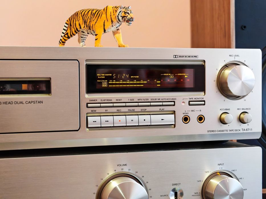 Onkyo Integra Luxury Series A-9711. Amplif.  superb. Atenție la anunț. Preț fix !