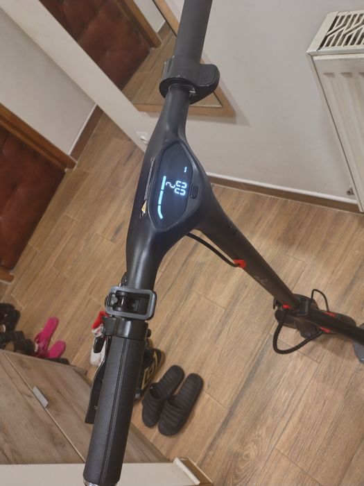 Vînd trotineta electric