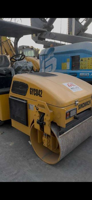 Комбинированный Вибрационный Каток SINOMACH Модель GYC042