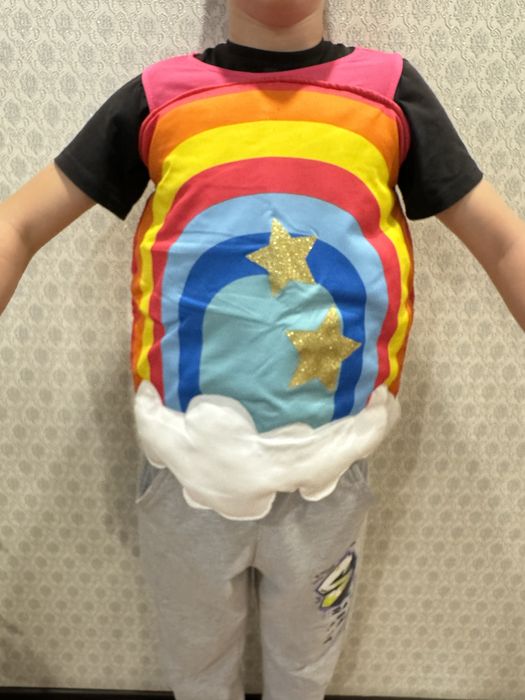 Продам костюм Радуга
