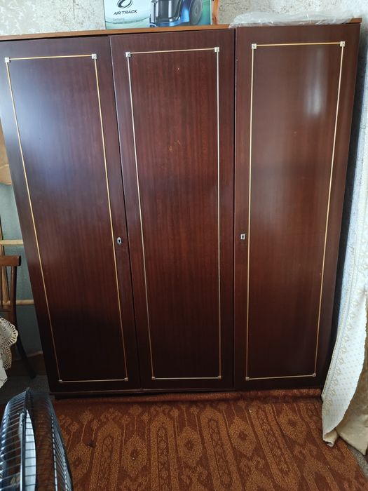 Отдам даром шкаф