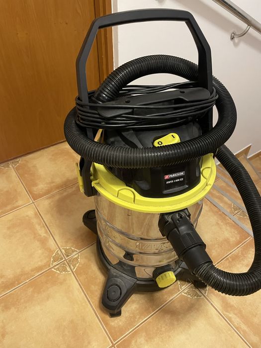 Aspirator profesional Parkside umed uscat