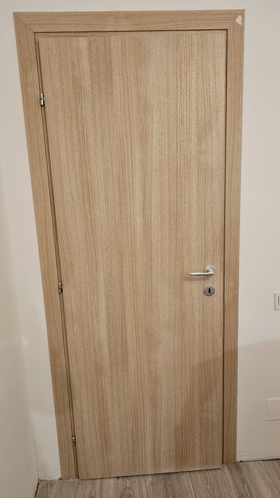 2 usi interior de camera | toc si manere incluse | stare foarte buna