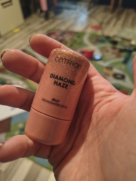 Сет с козметика с хайлатър, спирала, червило, гланц, мат