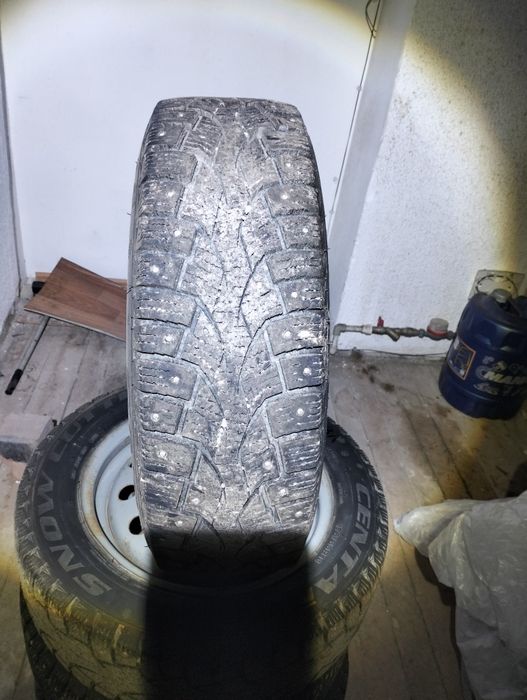 Продам зимние баллоны с дисками