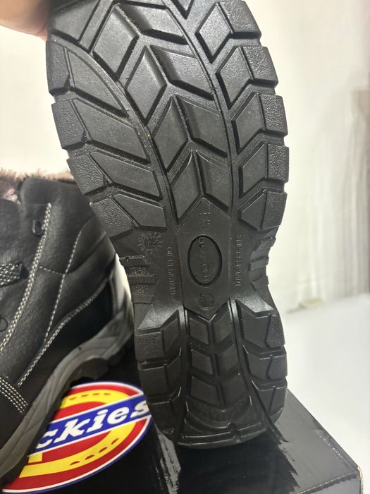 Спецодежда (комбенизон,сапоги)